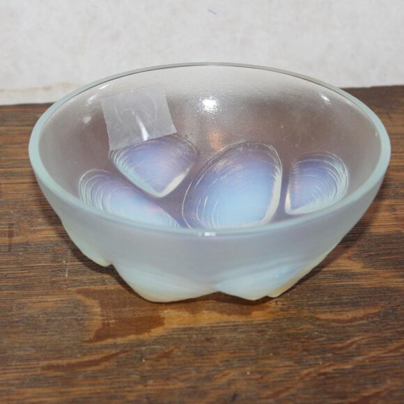 Sabino Opalescent Oyster Shells Art Glass Signed Bowl